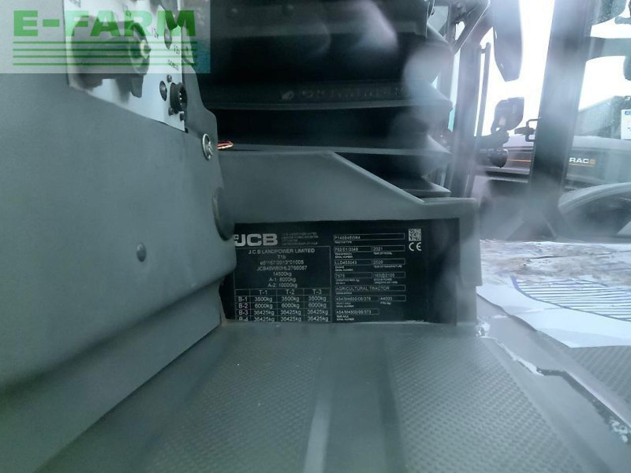 Farm tractor JCB 4220 fastrac tractor (st24925): picture 17