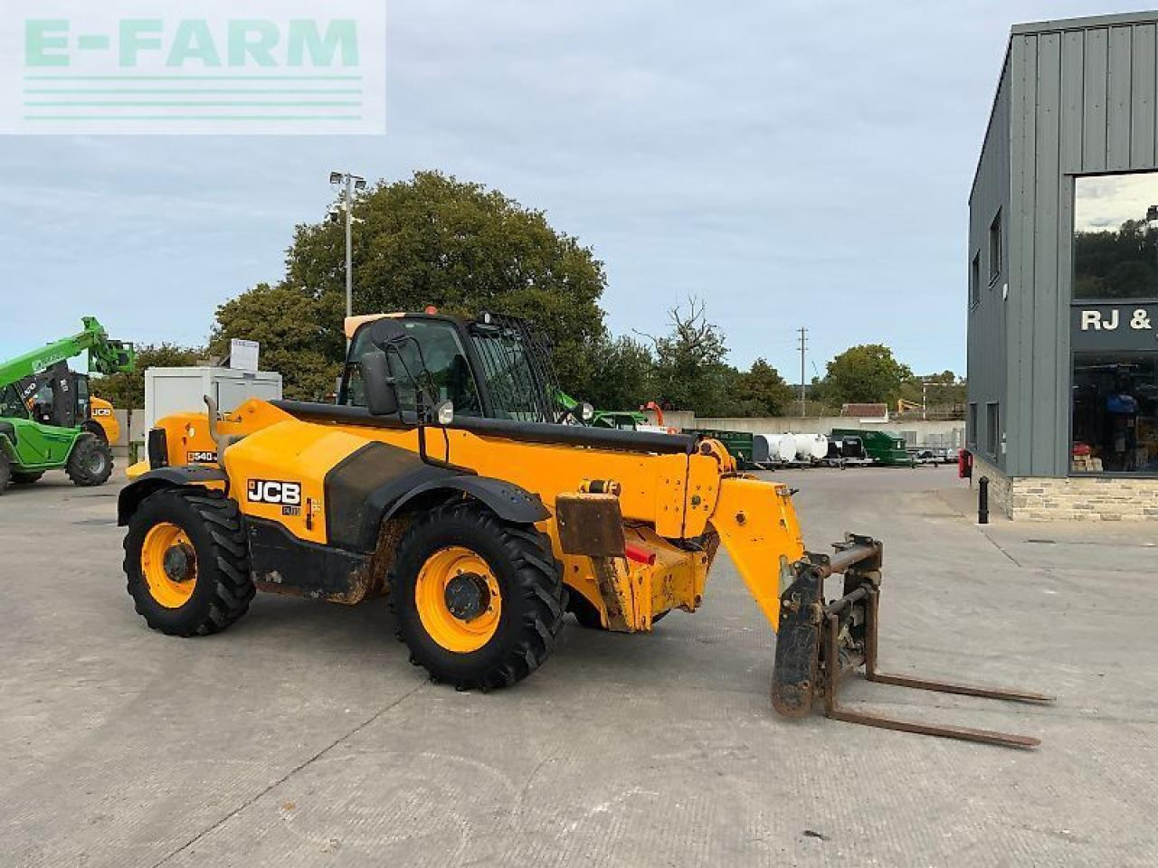 JCB 540-140 hi viz telehandler (st24049) - Telescopic handler: picture 2 JCB 540-140 hi viz telehandler (st24049) - Telescopic handler: picture 2