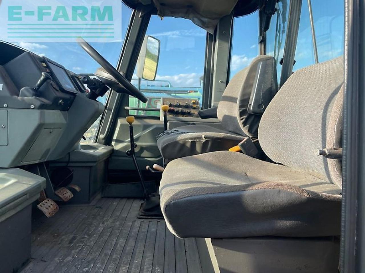 JCB fastrac 150 - Farm tractor: picture 3 JCB fastrac 150 - Farm tractor: picture 3