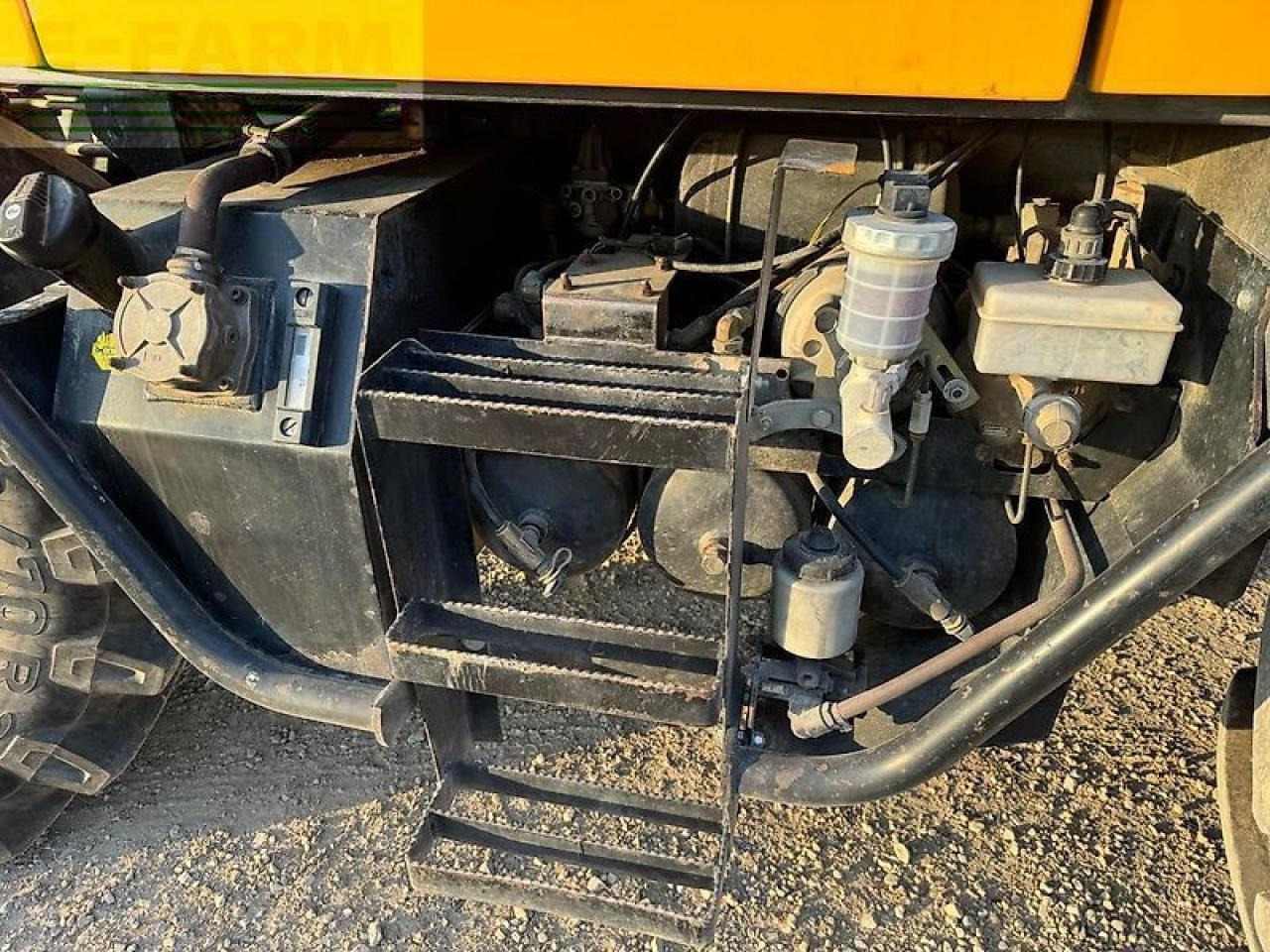 JCB fastrac 185/65 - Farm tractor: picture 4 JCB fastrac 185/65 - Farm tractor: picture 4