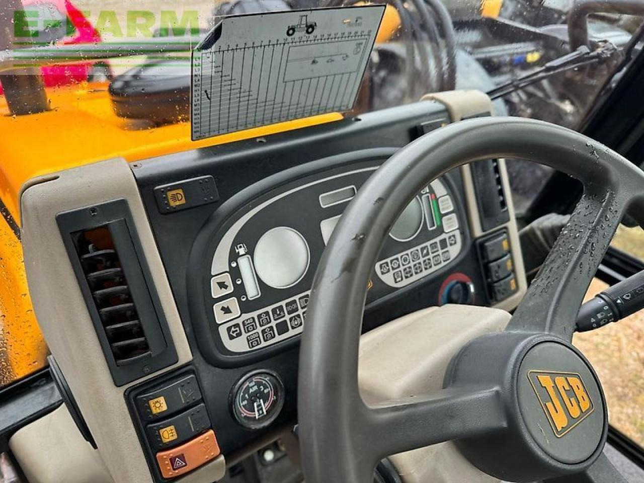 JCB fastrac 2115 / 4ws - Farm tractor: picture 2 JCB fastrac 2115 / 4ws - Farm tractor: picture 2