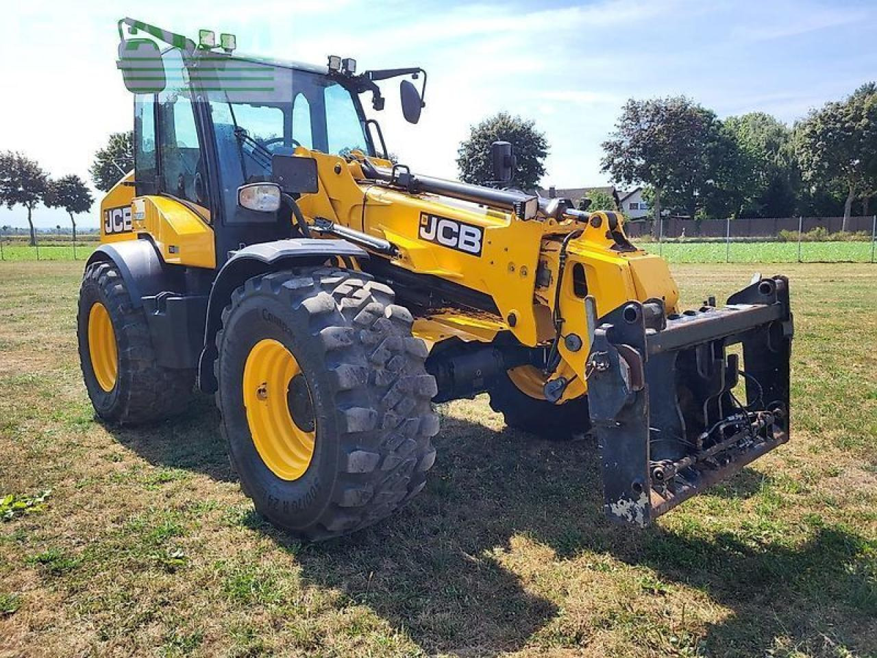 Mini excavator JCB tm 320s: picture 7