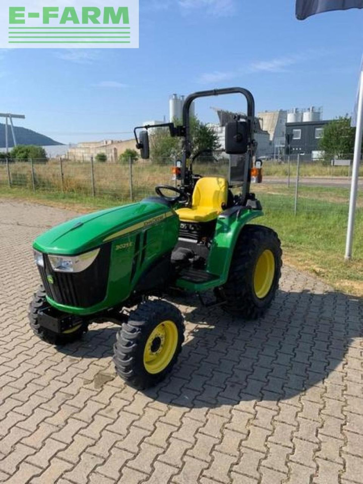 John Deere 3025e - Farm tractor: picture 2 John Deere 3025e - Farm tractor: picture 2