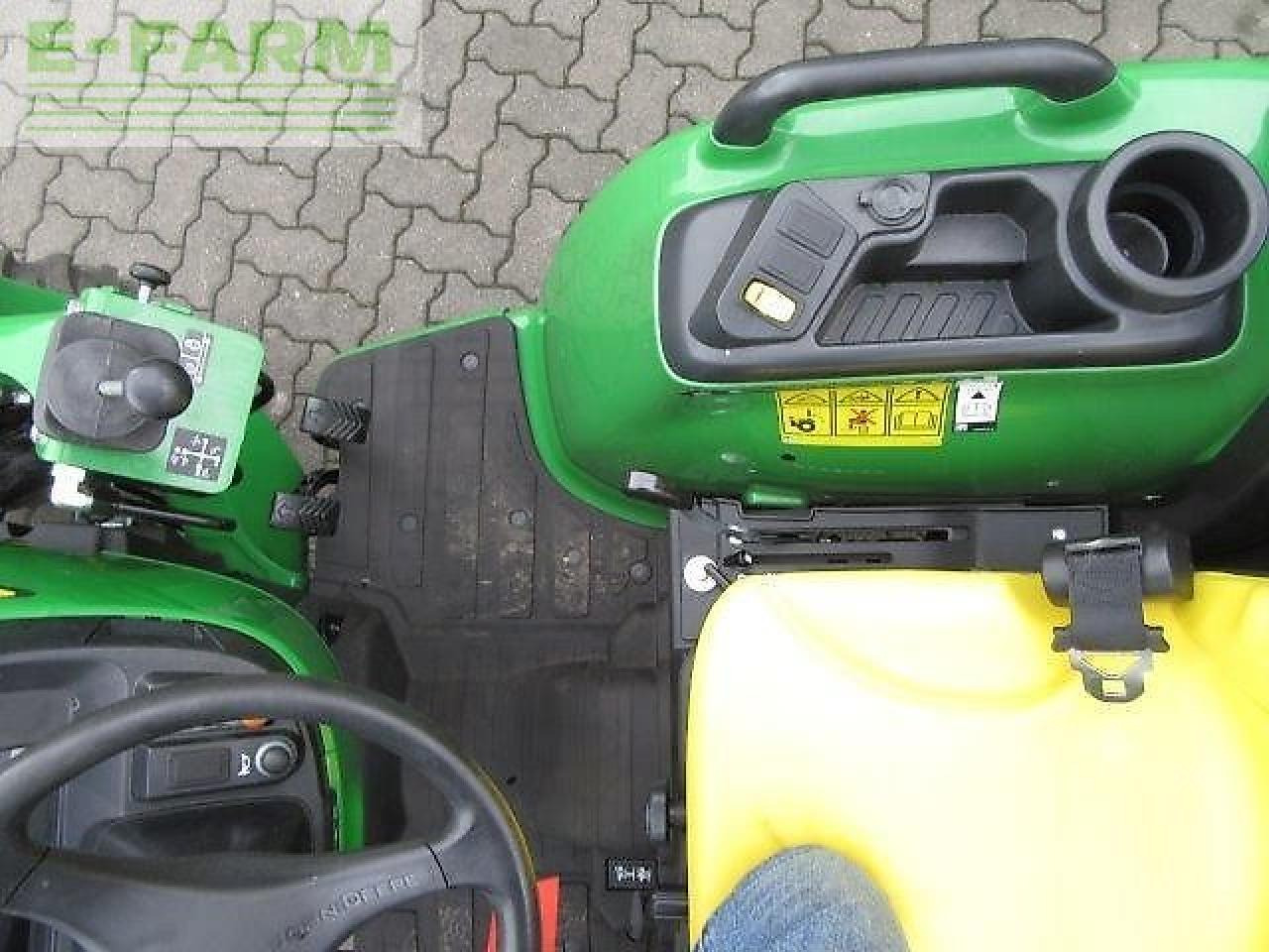 John Deere 3038e 300e - Farm tractor: picture 2 John Deere 3038e 300e - Farm tractor: picture 2