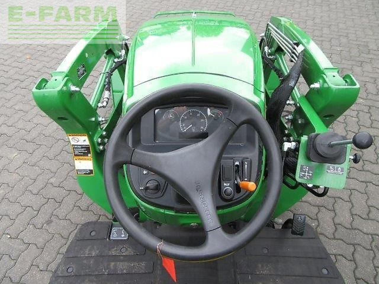 John Deere 3038e 300e - Farm tractor: picture 4 John Deere 3038e 300e - Farm tractor: picture 4