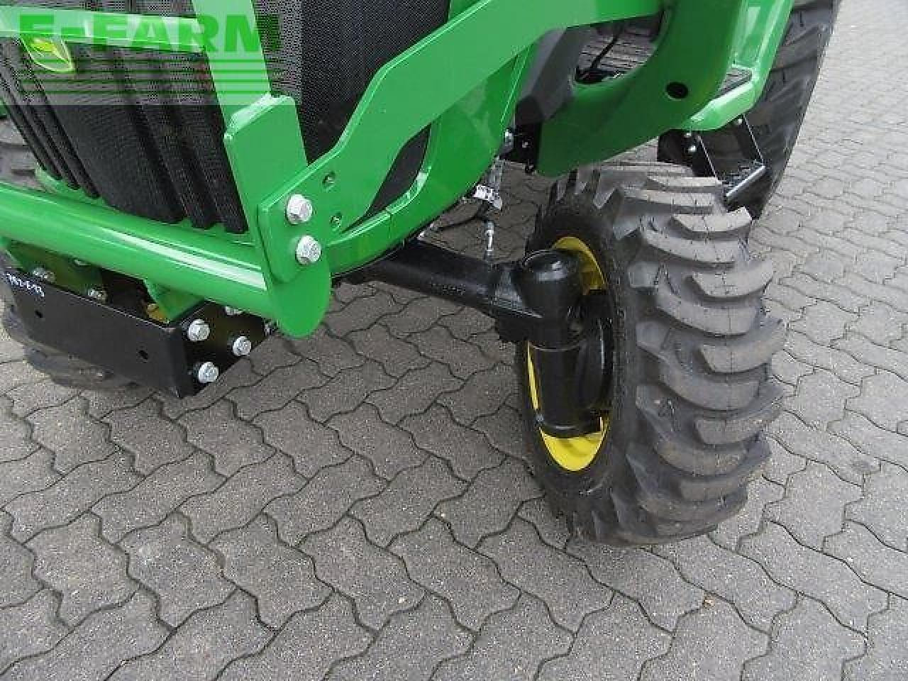 John Deere 3038e 300e - Farm tractor: picture 5 John Deere 3038e 300e - Farm tractor: picture 5