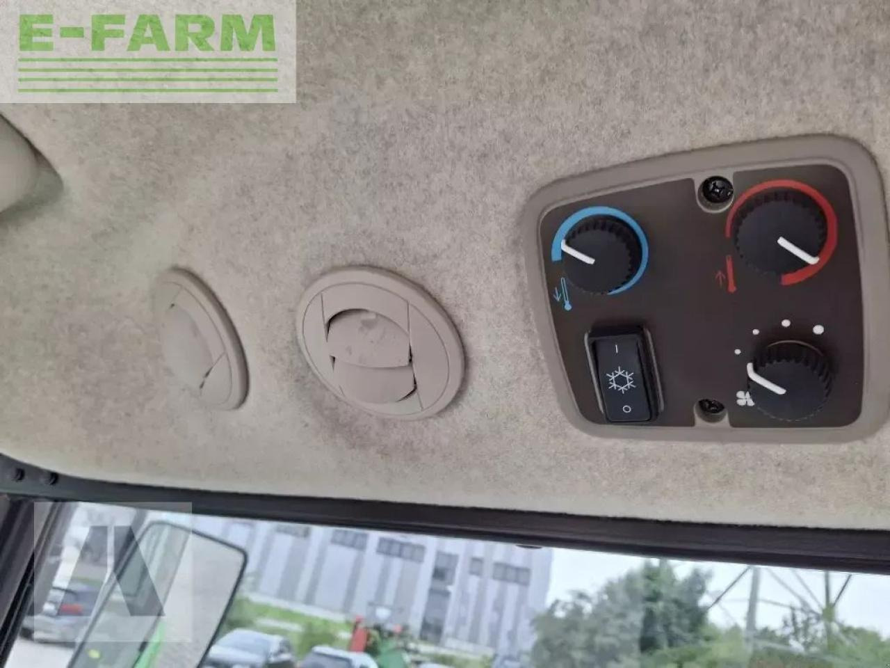 John Deere 3046r - Farm tractor: picture 4 John Deere 3046r - Farm tractor: picture 4