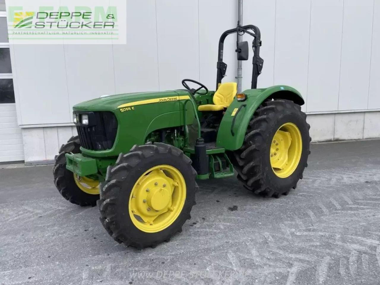 John Deere 5055e - Farm tractor: picture 1 John Deere 5055e - Farm tractor: picture 1