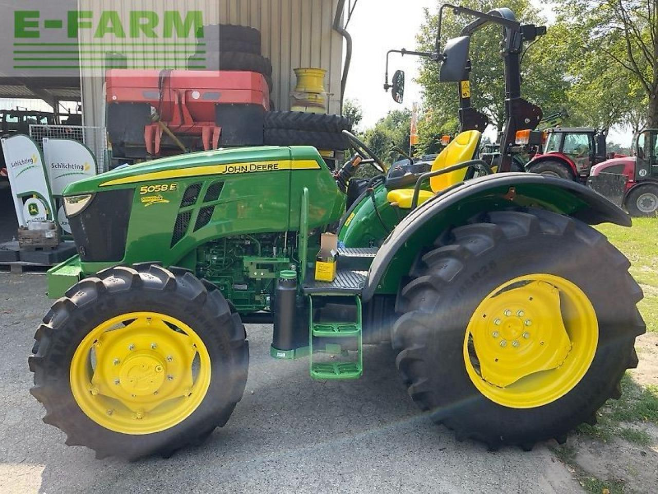 John Deere 5058e - Farm tractor: picture 2 John Deere 5058e - Farm tractor: picture 2