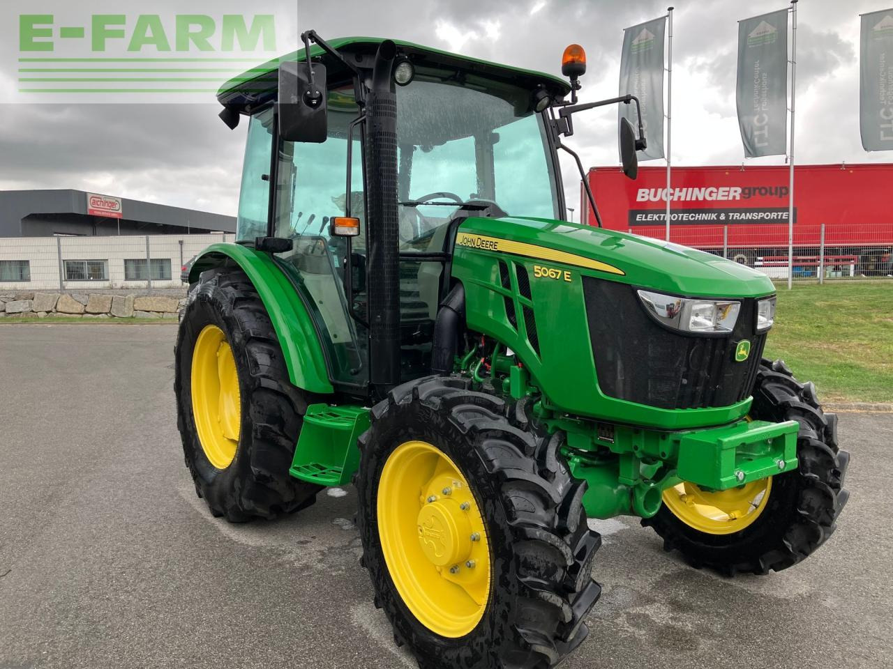 John Deere 5067E - Farm tractor: picture 4 John Deere 5067E - Farm tractor: picture 4