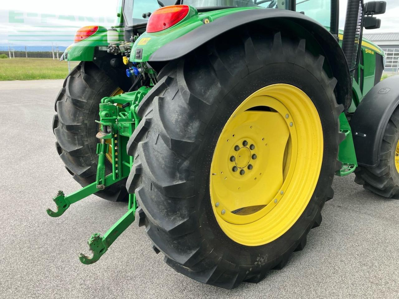 Farm tractor John Deere 5085M: picture 14