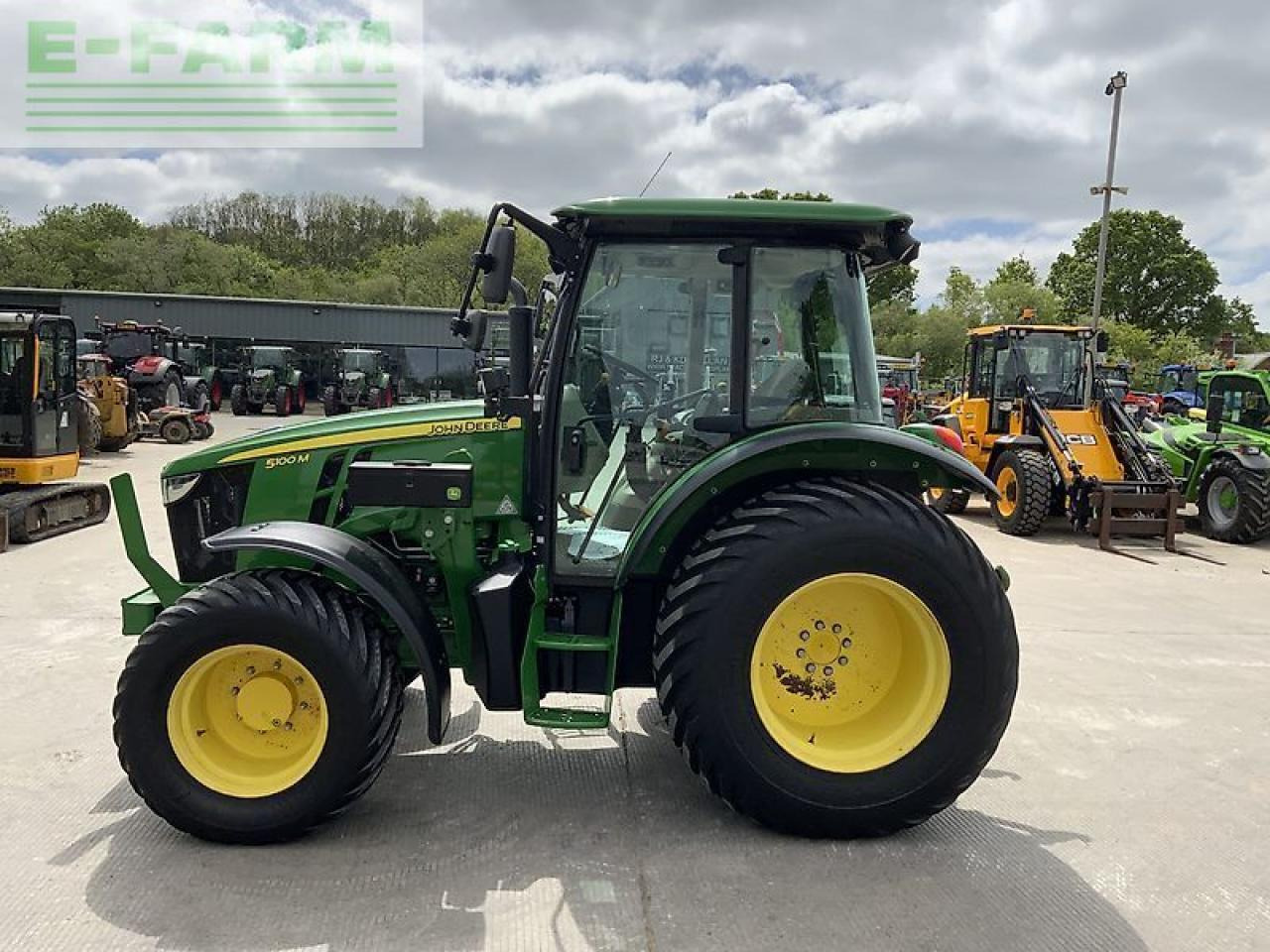 John Deere 5100m tractor (st23047) - Farm tractor: picture 5 John Deere 5100m tractor (st23047) - Farm tractor: picture 5