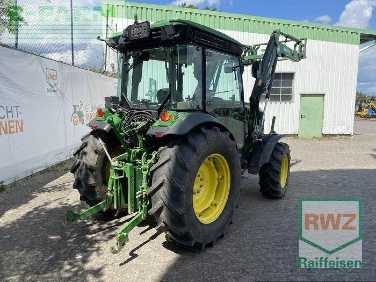 John Deere 5105 gf - Farm tractor: picture 2 John Deere 5105 gf - Farm tractor: picture 2