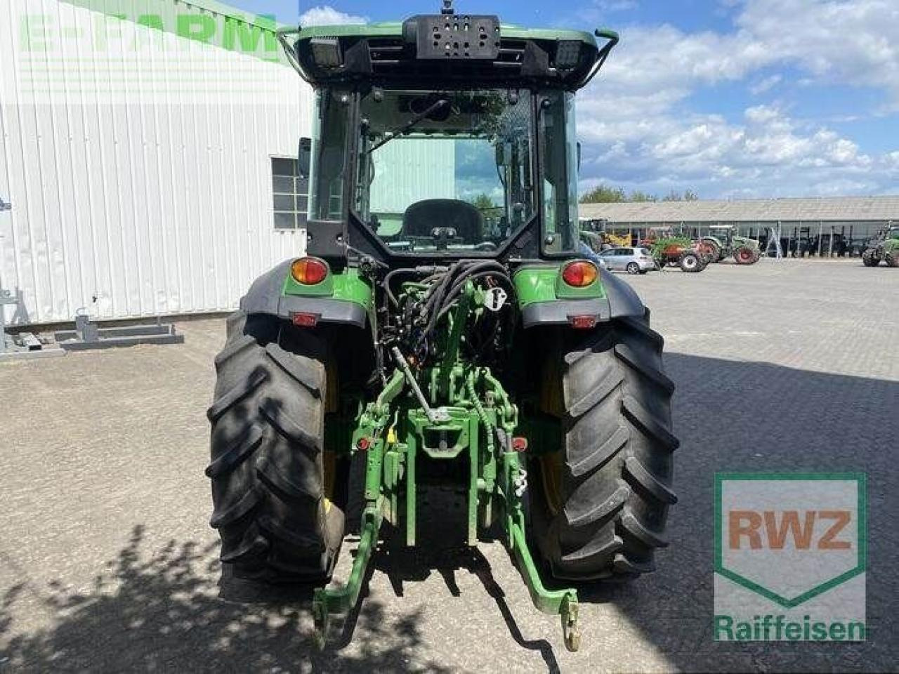 John Deere 5105 gf - Farm tractor: picture 3 John Deere 5105 gf - Farm tractor: picture 3