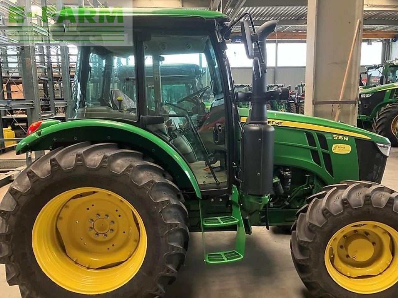 John Deere 5115m - Farm tractor: picture 3 John Deere 5115m - Farm tractor: picture 3