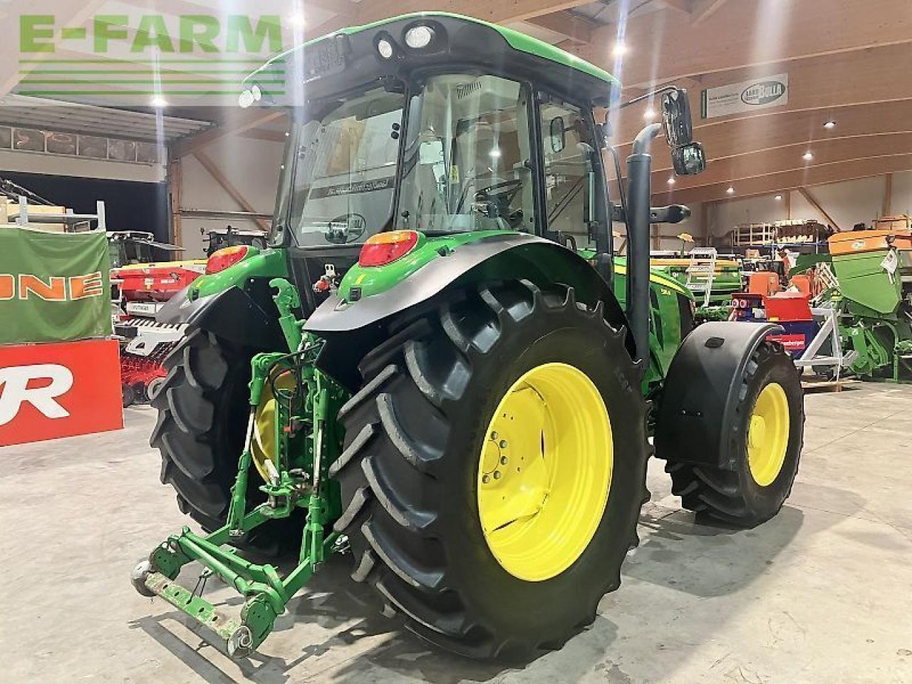 John Deere 5115r - Farm tractor: picture 3 John Deere 5115r - Farm tractor: picture 3