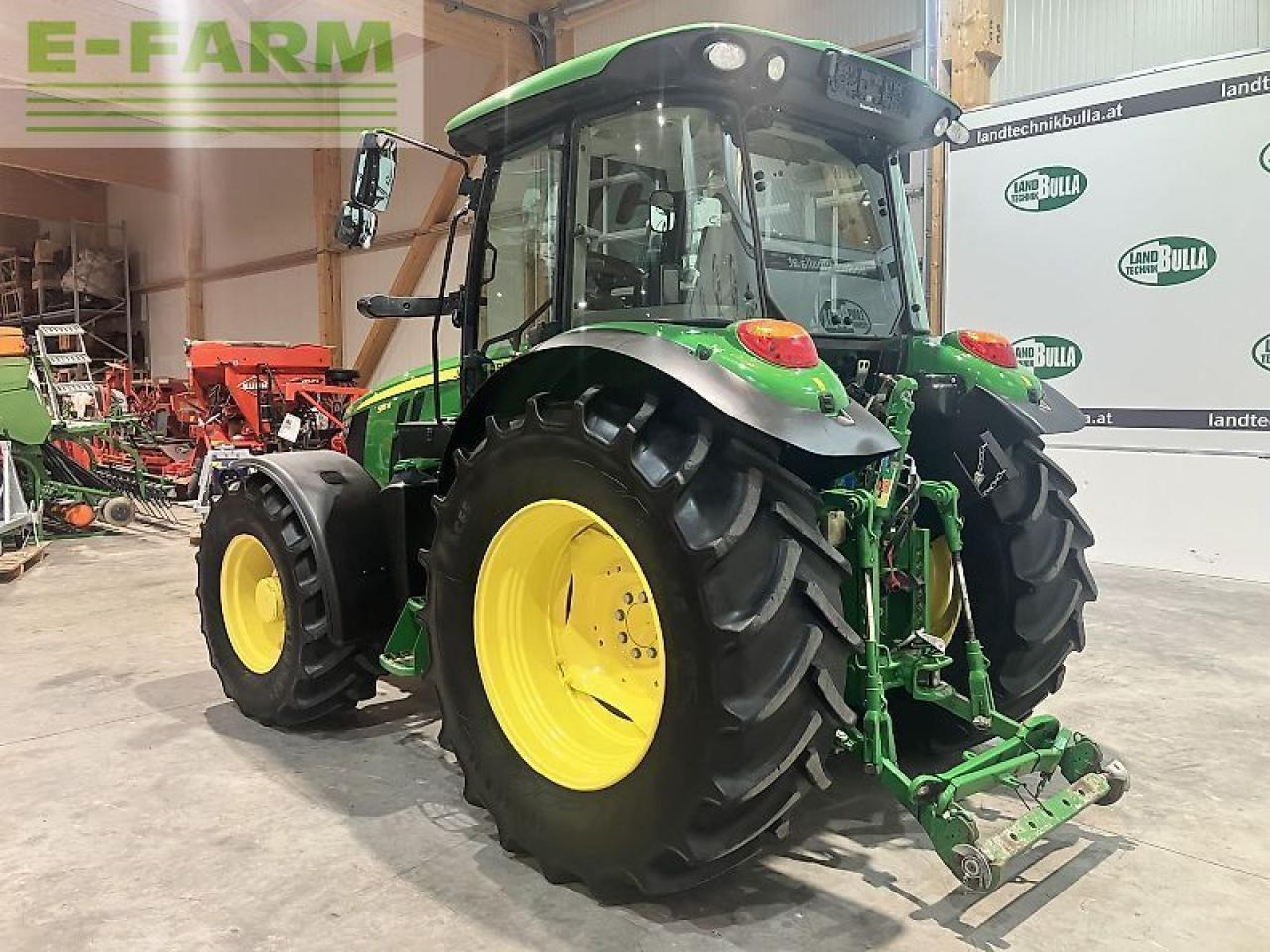 John Deere 5115r - Farm tractor: picture 4 John Deere 5115r - Farm tractor: picture 4