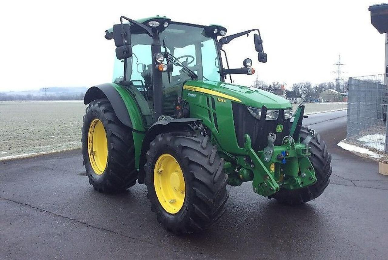 John Deere 5125 r - Farm tractor: picture 3 John Deere 5125 r - Farm tractor: picture 3