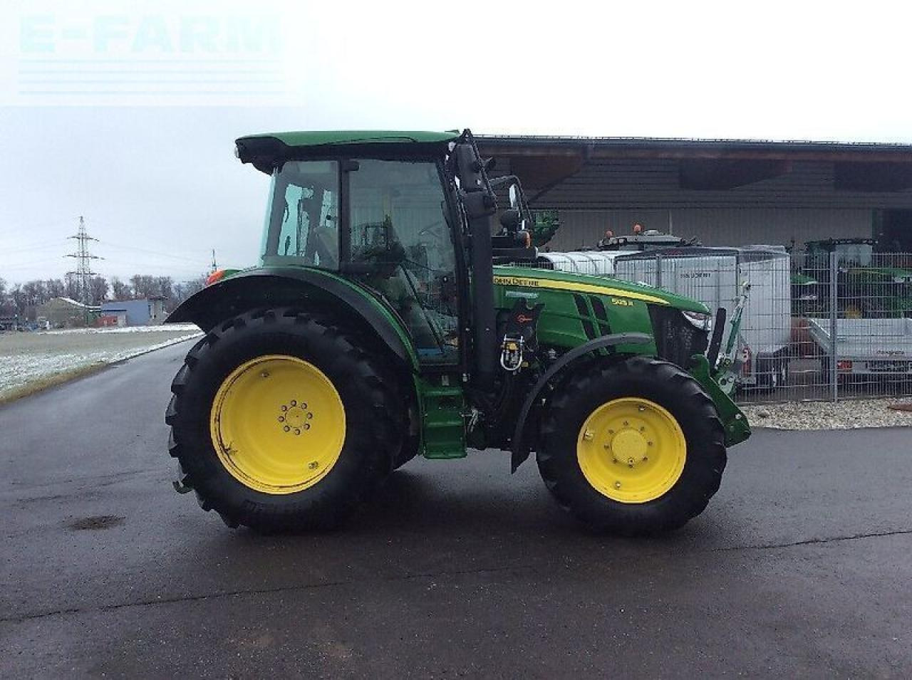 John Deere 5125 r - Farm tractor: picture 4 John Deere 5125 r - Farm tractor: picture 4