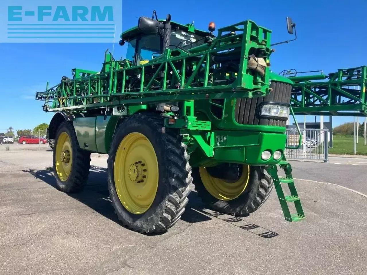 John Deere 5430 i - Trailed sprayer: picture 1 John Deere 5430 i - Trailed sprayer: picture 1