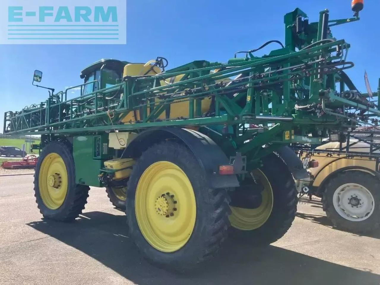 John Deere 5430 i - Trailed sprayer: picture 3 John Deere 5430 i - Trailed sprayer: picture 3