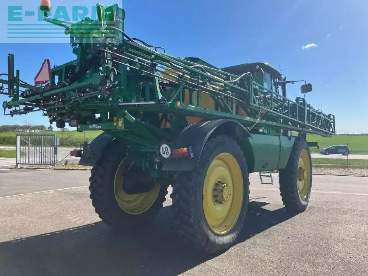 John Deere 5430 i - Trailed sprayer: picture 4 John Deere 5430 i - Trailed sprayer: picture 4