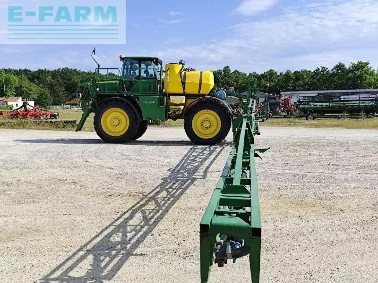 John Deere 5430i - Trailed sprayer: picture 5 John Deere 5430i - Trailed sprayer: picture 5