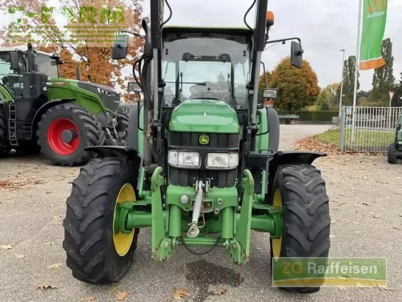 John Deere 5820 - Farm tractor: picture 1 John Deere 5820 - Farm tractor: picture 1
