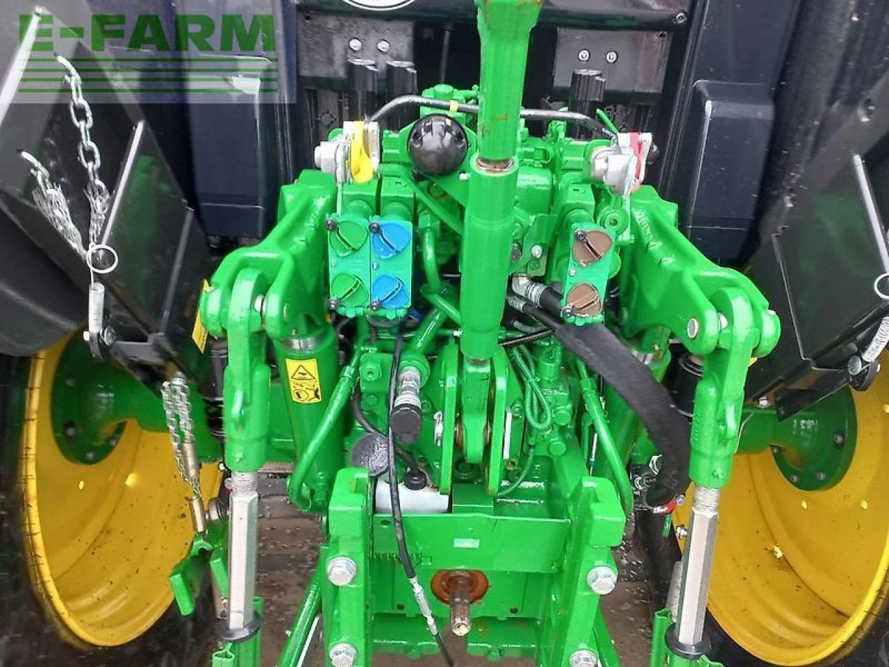 John Deere 6090m - Farm tractor: picture 5 John Deere 6090m - Farm tractor: picture 5