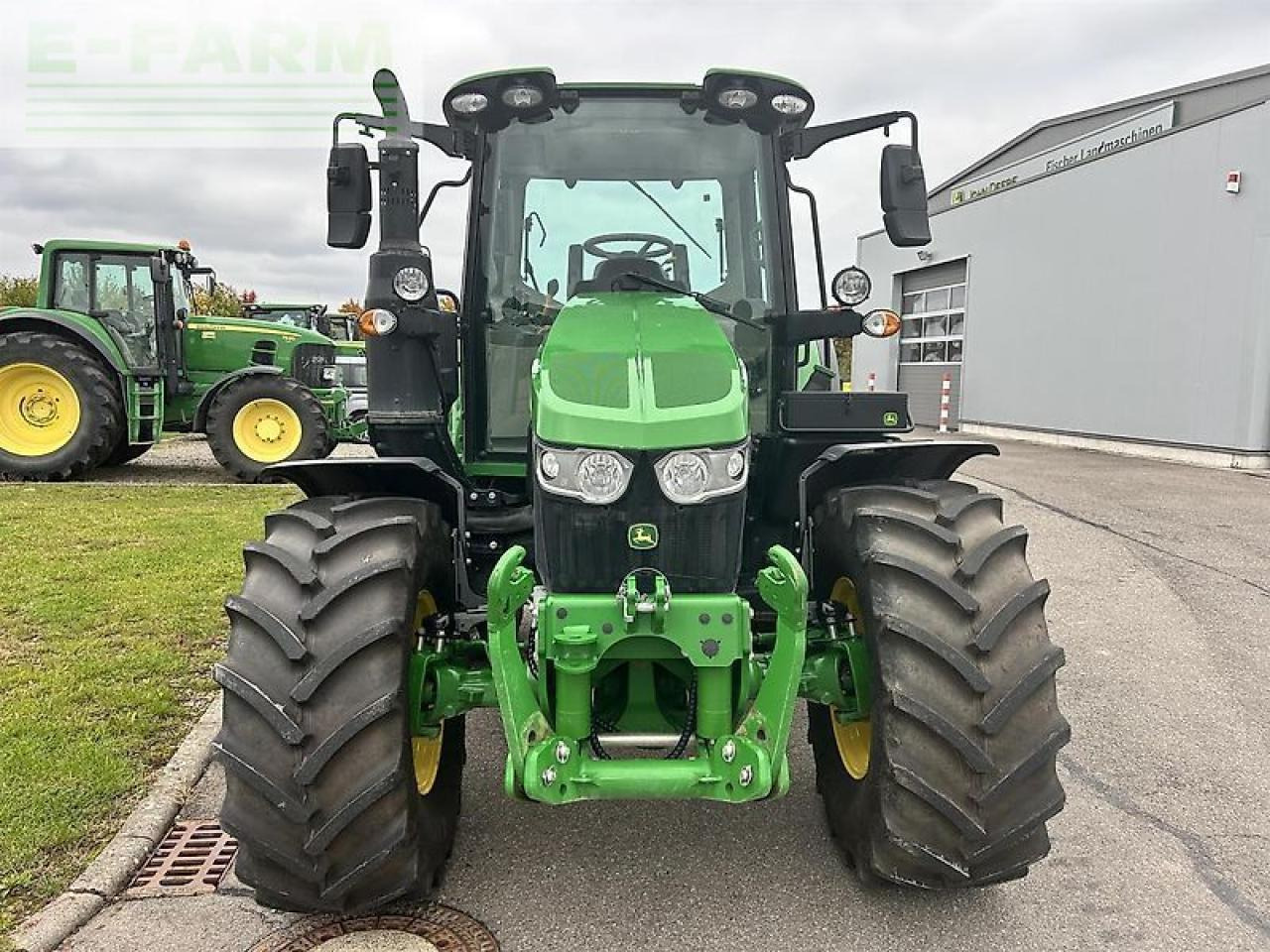 John Deere 6090m - Farm tractor: picture 3 John Deere 6090m - Farm tractor: picture 3