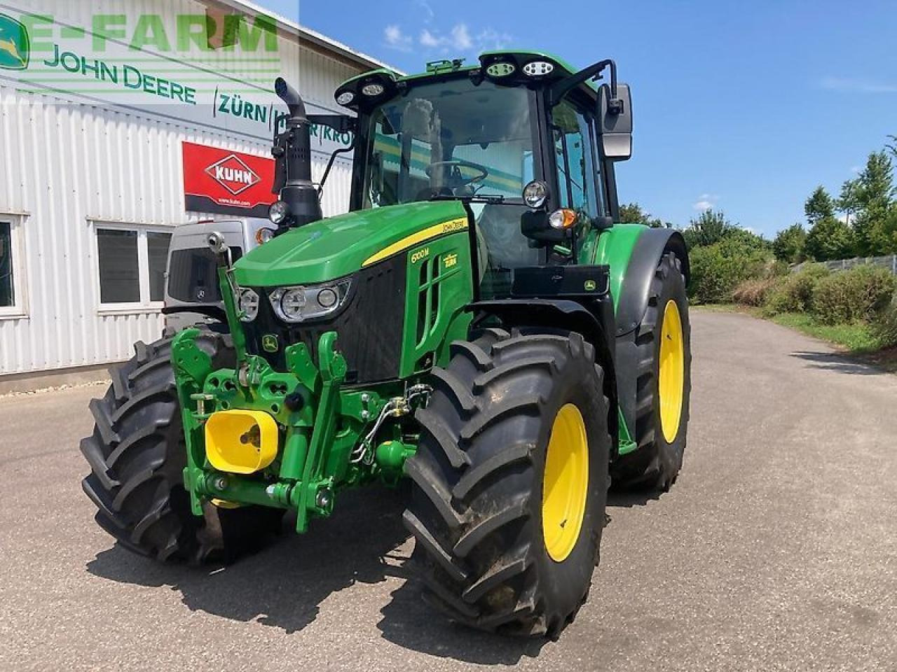 John Deere 6100m - Farm tractor: picture 5 John Deere 6100m - Farm tractor: picture 5