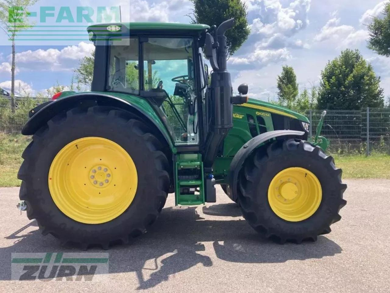 John Deere 6100m - Farm tractor: picture 4 John Deere 6100m - Farm tractor: picture 4