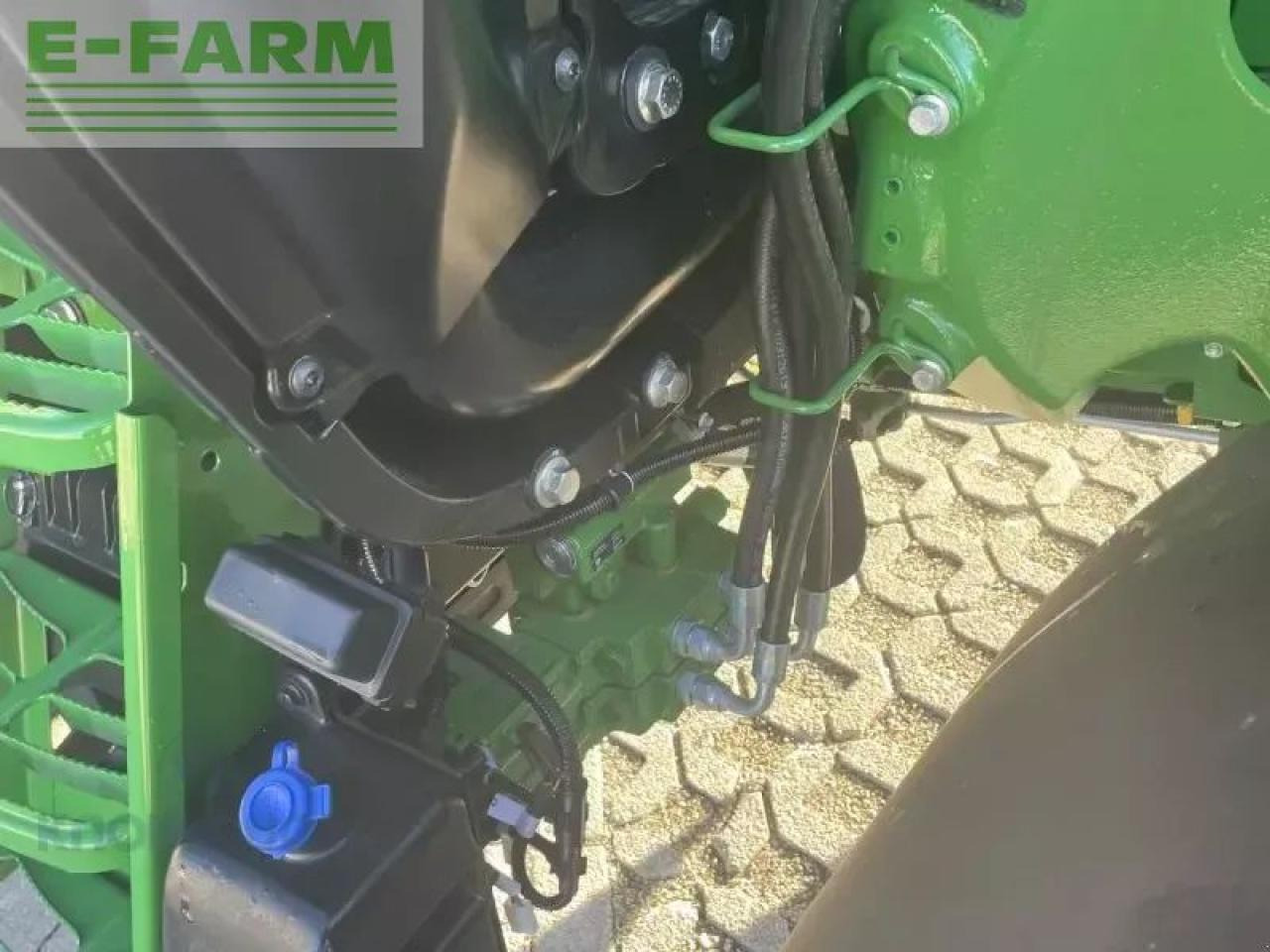 John Deere 6100m - Farm tractor: picture 4 John Deere 6100m - Farm tractor: picture 4