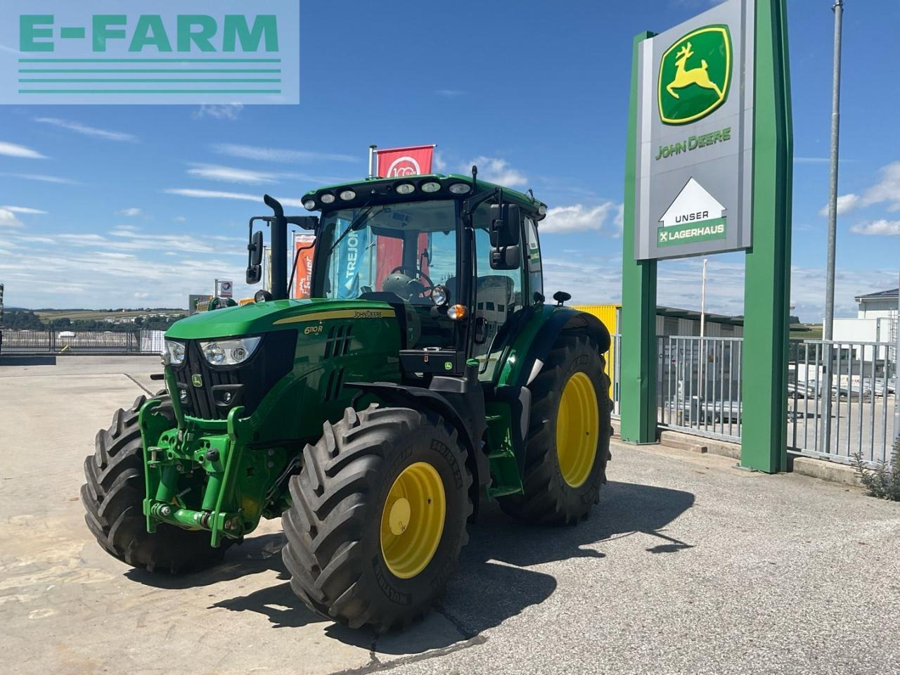 John Deere 6110R - Farm tractor: picture 1 John Deere 6110R - Farm tractor: picture 1