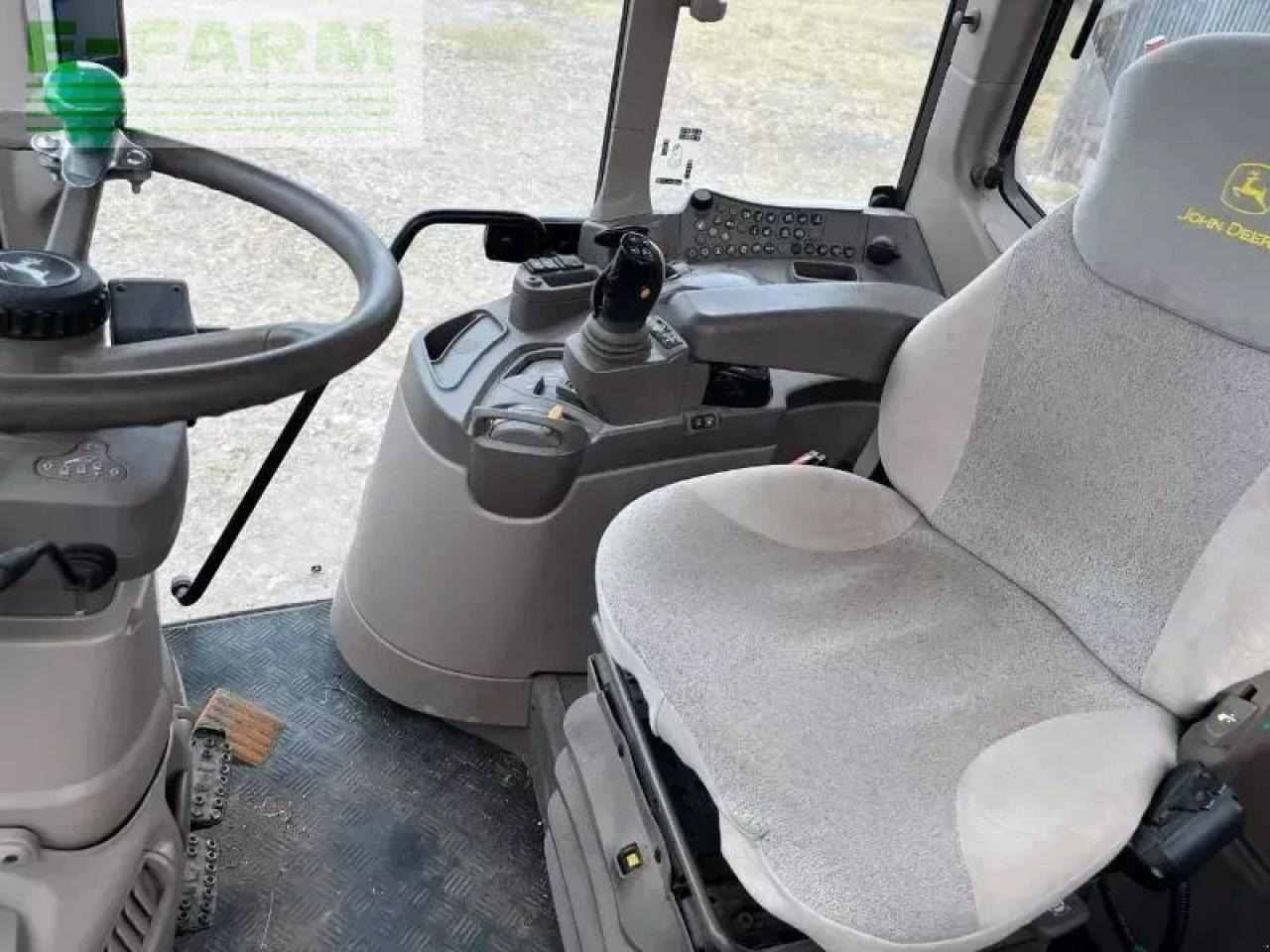 John Deere 6110m - Farm tractor: picture 5 John Deere 6110m - Farm tractor: picture 5
