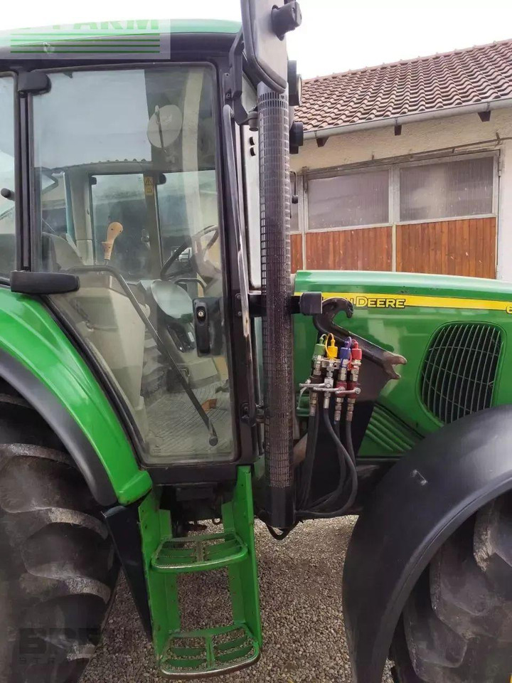 John Deere 6120 - Farm tractor: picture 5 John Deere 6120 - Farm tractor: picture 5