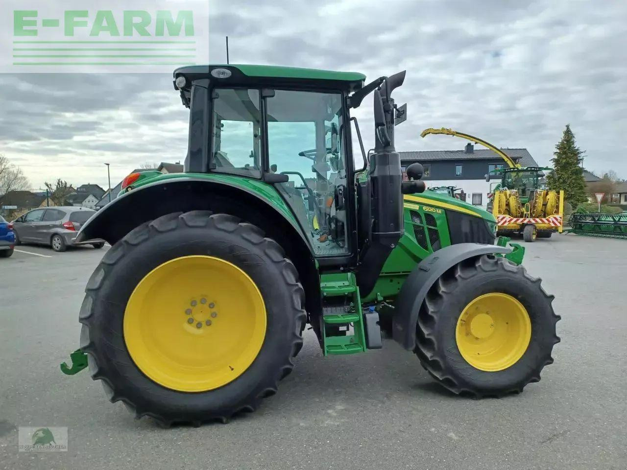 John Deere 6120m - Farm tractor: picture 3 John Deere 6120m - Farm tractor: picture 3