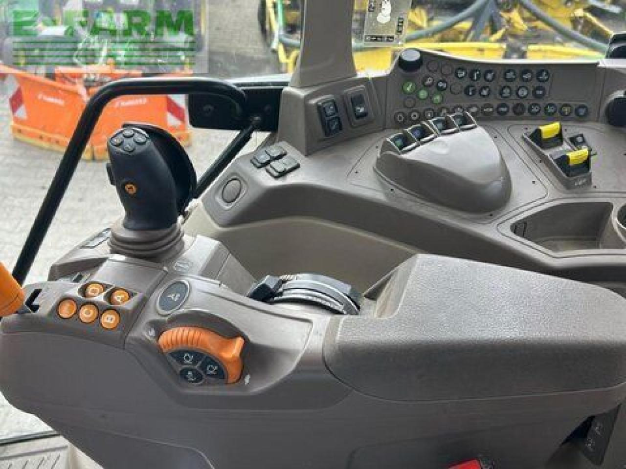 Farm tractor John Deere 6120m: picture 13 Farm tractor John Deere 6120m: picture 13