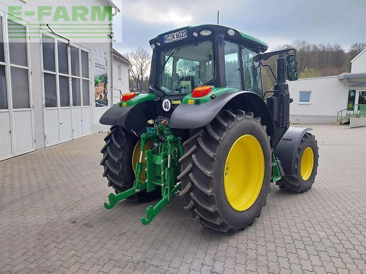 John Deere 6120m - Farm tractor: picture 3 John Deere 6120m - Farm tractor: picture 3