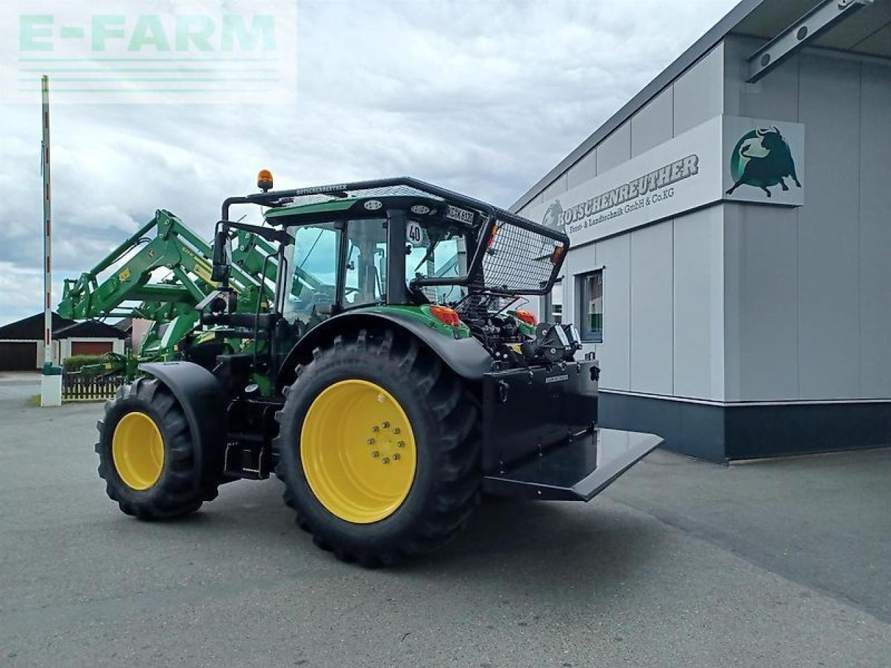 John Deere 6120m uvv forstschlepper - Farm tractor: picture 3 John Deere 6120m uvv forstschlepper - Farm tractor: picture 3