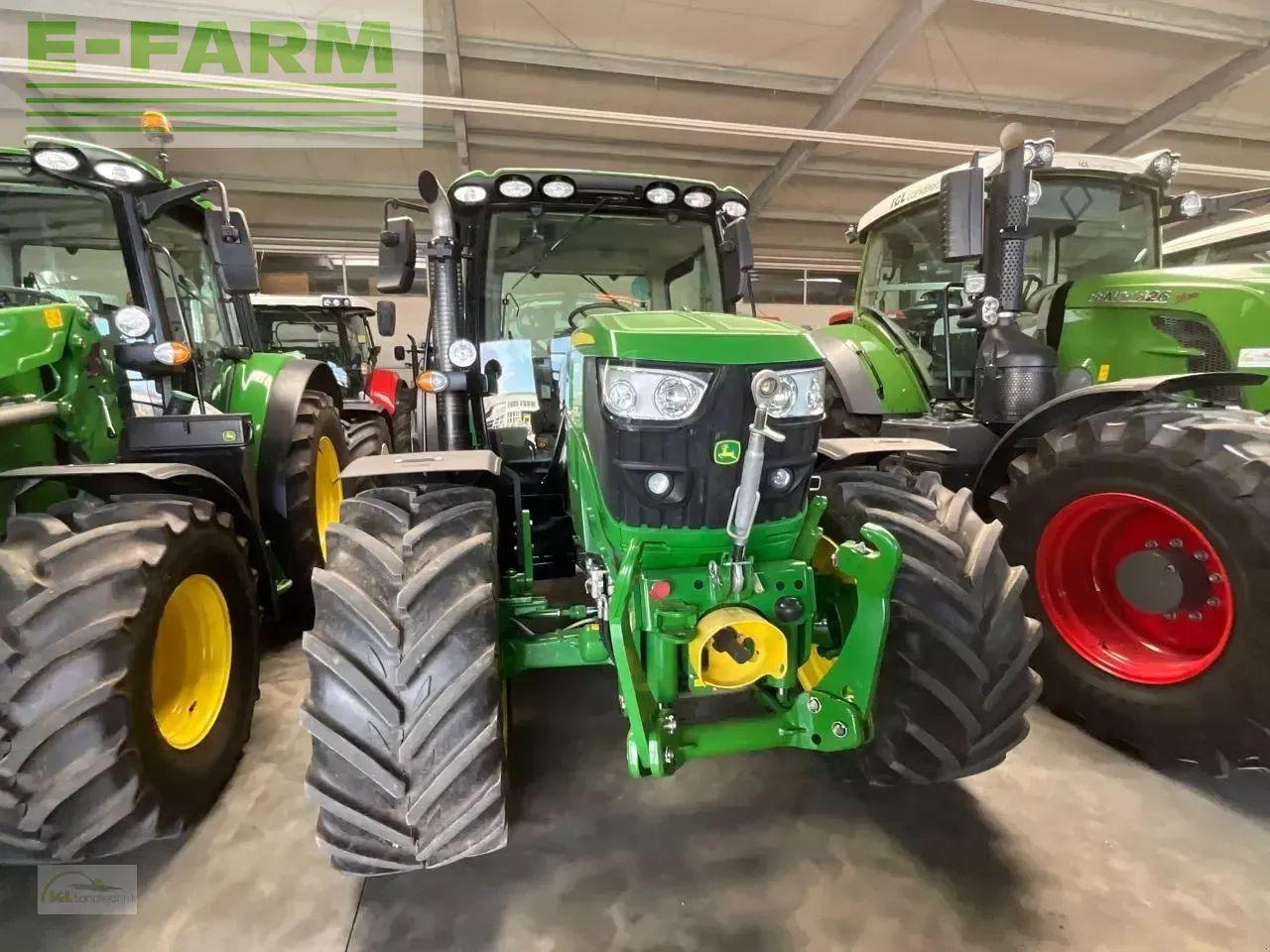 John Deere 6125 r - Farm tractor: picture 2 John Deere 6125 r - Farm tractor: picture 2