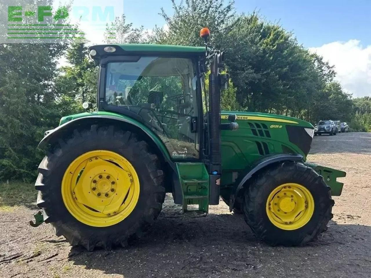 John Deere 6125r - Farm tractor: picture 2 John Deere 6125r - Farm tractor: picture 2