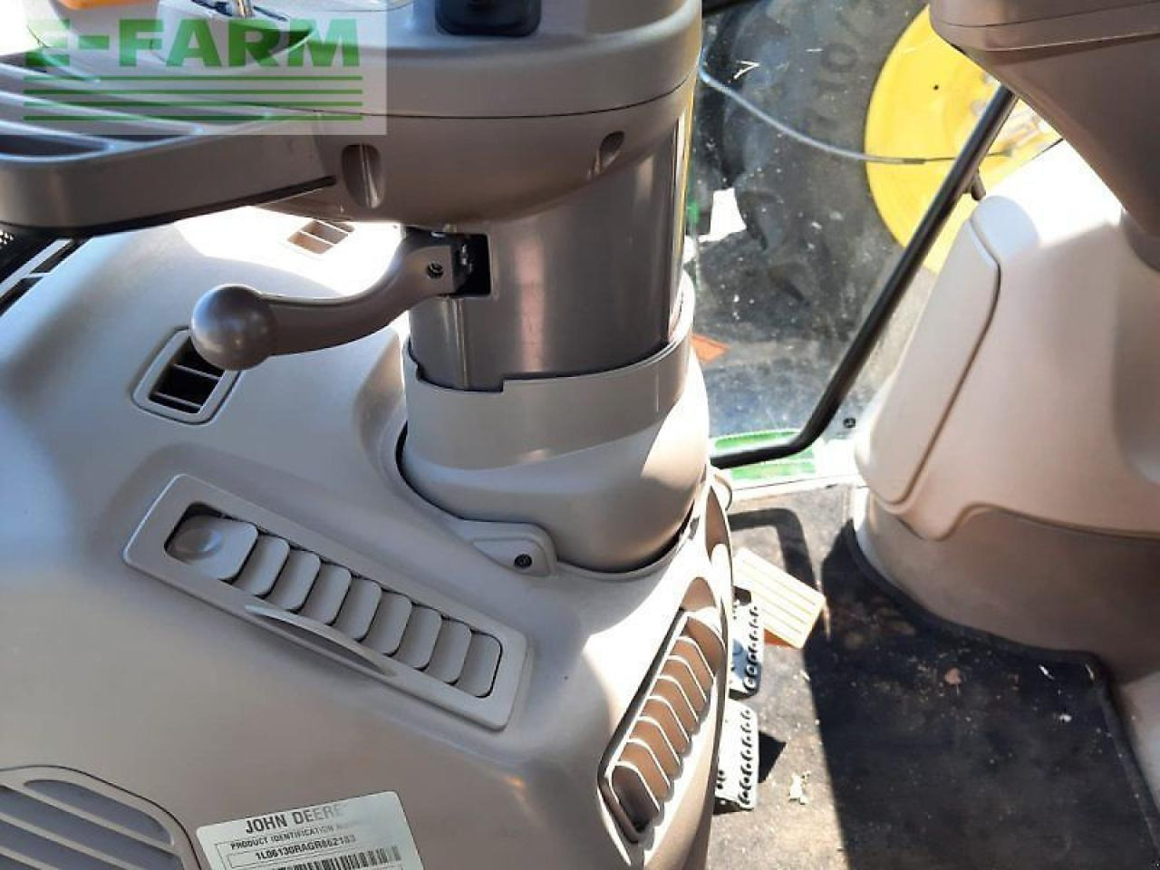 John Deere 6130r 6130 r - Farm tractor: picture 4 John Deere 6130r 6130 r - Farm tractor: picture 4
