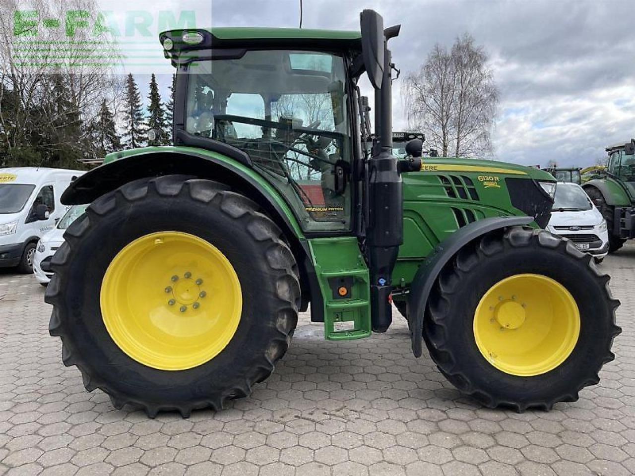 John Deere 6130r - Farm tractor: picture 5 John Deere 6130r - Farm tractor: picture 5