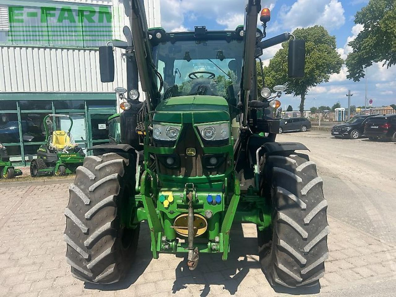 John Deere 6130r - Farm tractor: picture 3 John Deere 6130r - Farm tractor: picture 3
