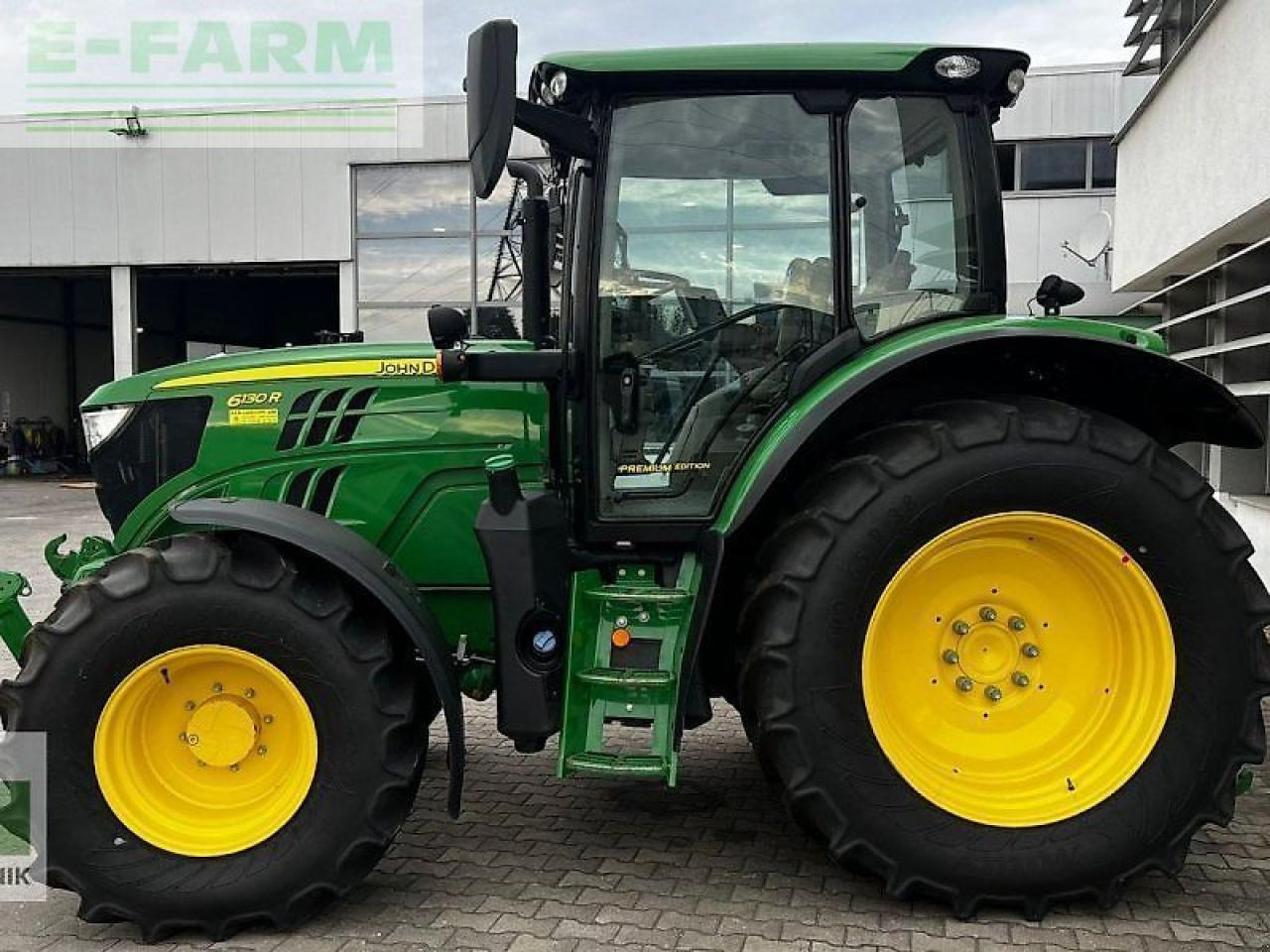 John Deere 6130r - Farm tractor: picture 3 John Deere 6130r - Farm tractor: picture 3