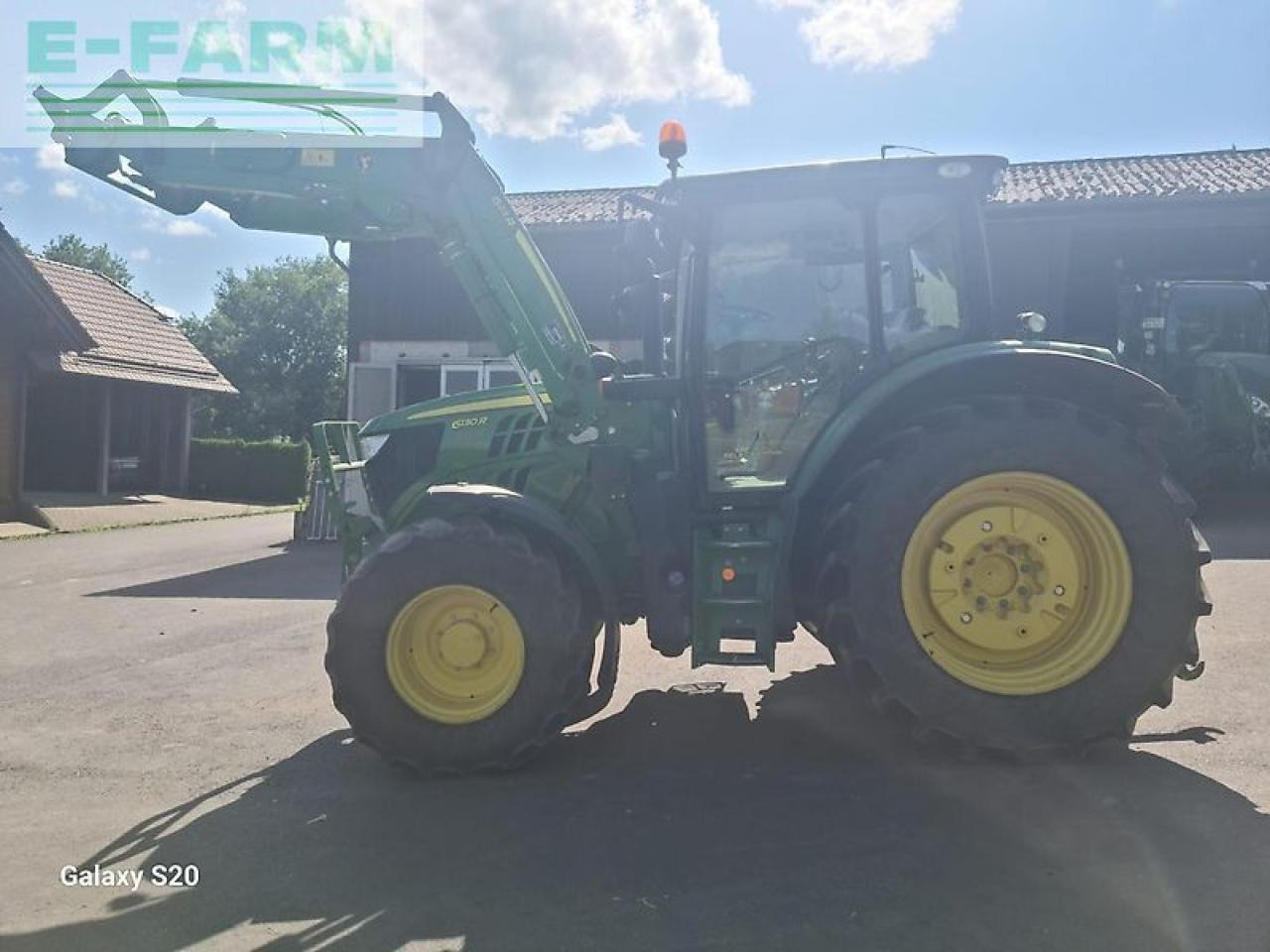 John Deere 6130r - Farm tractor: picture 3 John Deere 6130r - Farm tractor: picture 3