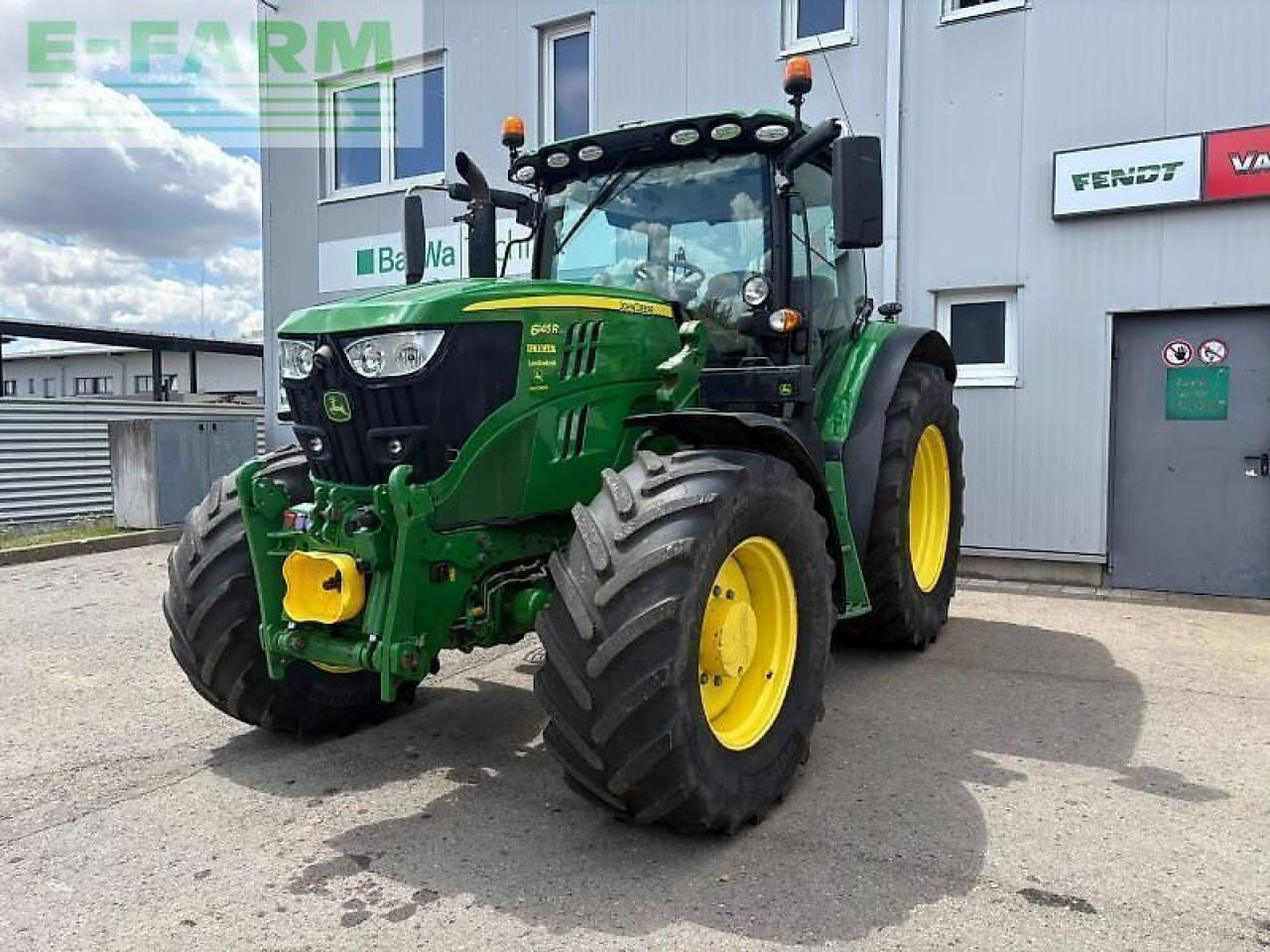 John Deere 6145 r premium - Farm tractor: picture 2 John Deere 6145 r premium - Farm tractor: picture 2