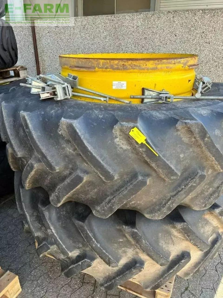 John Deere 6150r - Farm tractor: picture 4 John Deere 6150r - Farm tractor: picture 4