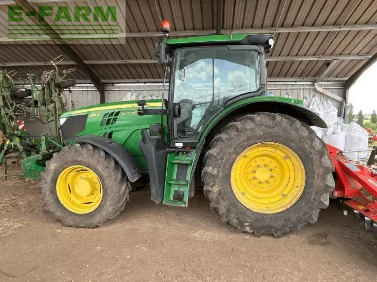 John Deere 6150r - Farm tractor: picture 4 John Deere 6150r - Farm tractor: picture 4